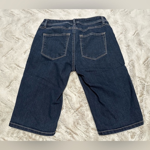 W62 Curvy Fit Bermuda Dark Blue Demin Jean Shorts - Picture 13 of 13